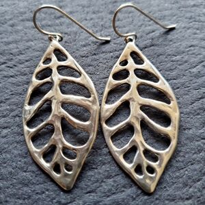Vintage 925 Sterling Silver Open Leaf Dangle Earrings